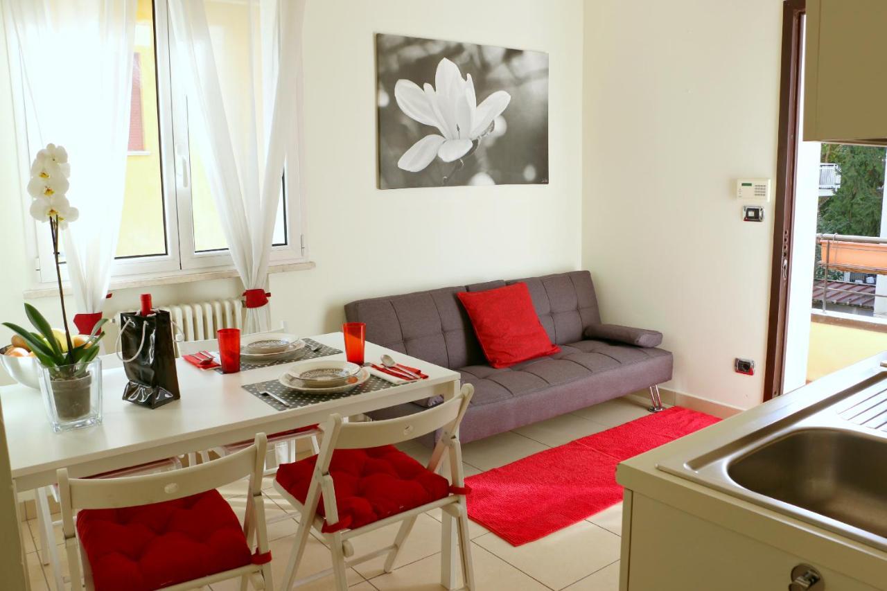 Bilocale Via Montefiore Conca Apartmán *